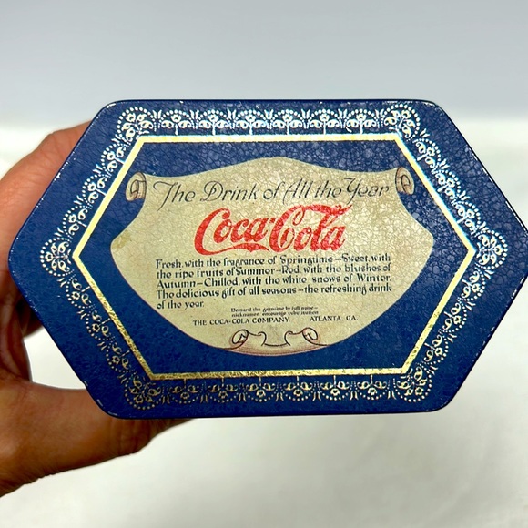 Vintage 1994 COCA-COLA “ The Drink If All The Year” small lidded tin - Picture 3 of 8